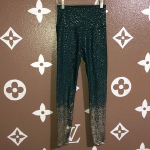 Beyond Yoga Dark Green and Beige Gradient Leggings